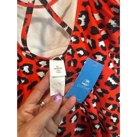 Cupshe Leopard Print V-Neck One-Piece Swimsuit - Picture 5 of 6